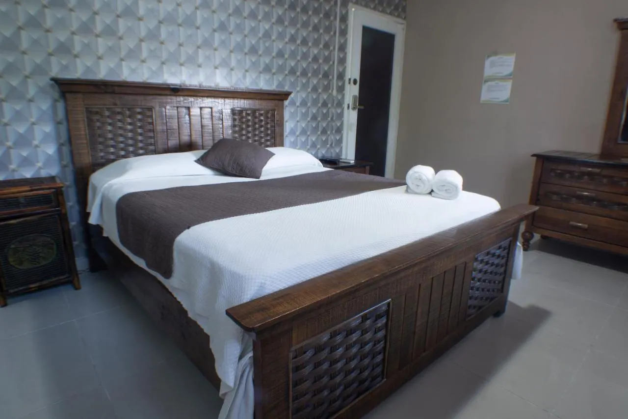 Malecon Rooms Y Hotel Santo Domingo